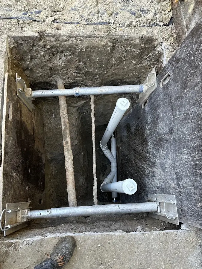 Experienced plumber completing Gas Line Repair work in White Oak